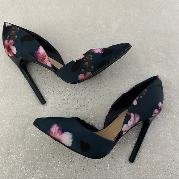 JUSTFAB Navy Floral Monika Heels - Picture 4 of 7